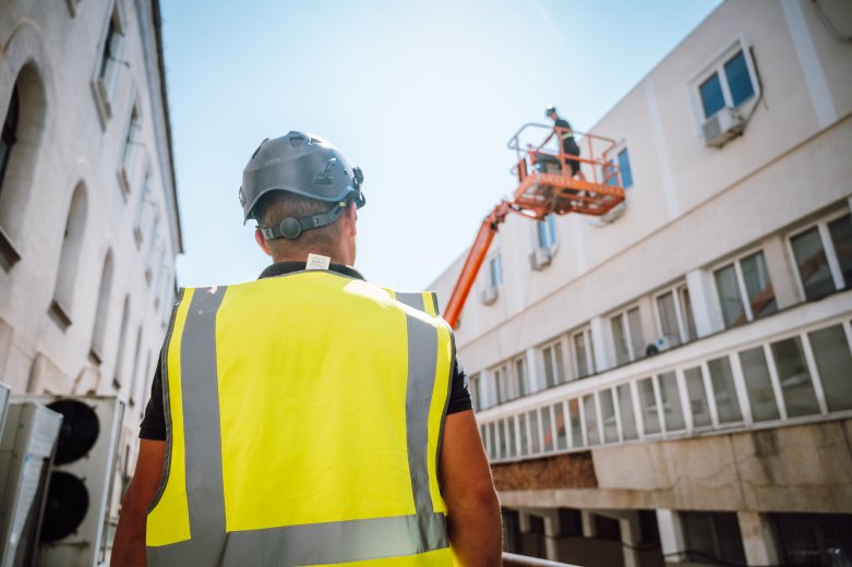 Energetikai felújítás alatt áll a Maros Megyei Tanács adminisztratív épülete