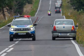 Autós üldözés után kapták el a férfit, aki állítólag tízmillió lejt lopott a Román Postától