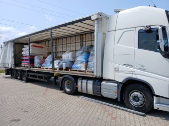 Útnak indult a kökösi árvízkárosultaknak szánt csíkszeredai segélyszállítmány