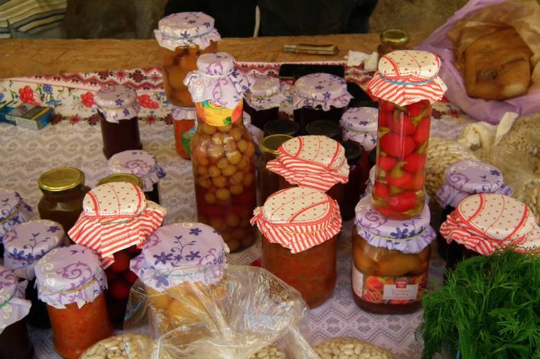 A házi készítésű finomságok mindenkinek ínyére vannak •  Fotó: Kádár Hanga