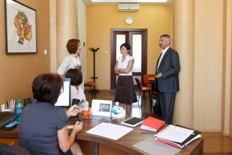 Magyarországi fiatal is jelentkezett gyakornoknak