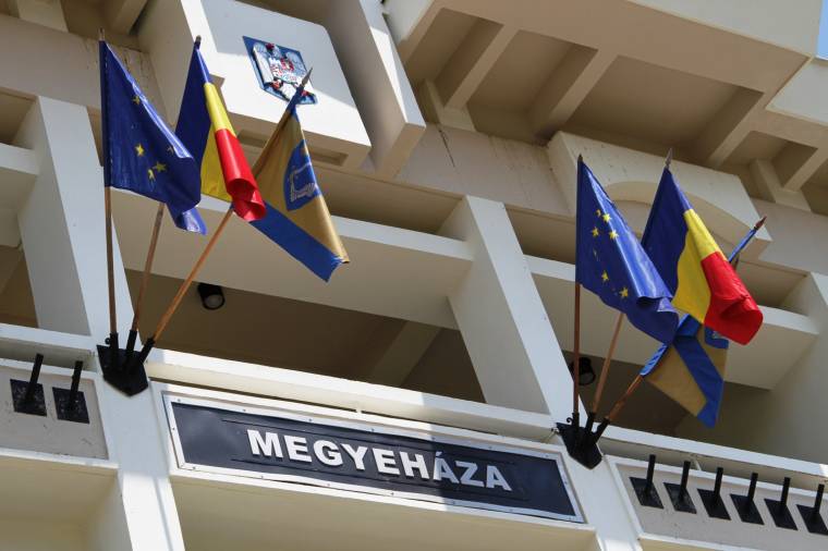 Megyezászló: külön törvény érvényes a székely megyékre?