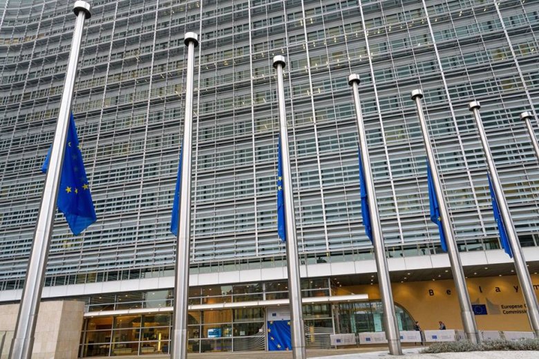 A kormányalakítási patthelyzet nyomán Románia nem tudja Brüsszelben bemutatni a deficitcsökkentő intézkedéseket, szankció jöhet