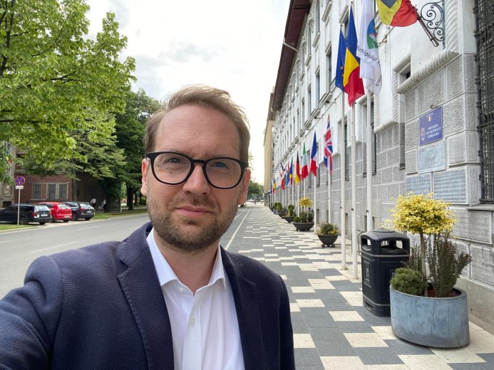 Kényelmesen, már az első fordulóban megnyerte az USR elnöki székéért folyó versenyt Dominic Fritz