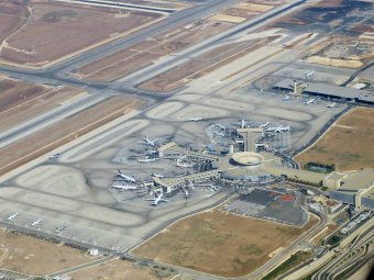 Jemeni rakéta csapódott be az izraeli Ben Gurion repülőtér közelében