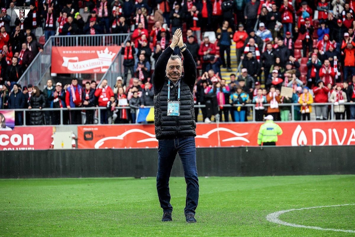 Mircea Redcni elköszönt az aradi közönségtől •  Fotó: uta-arad.ro