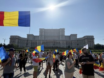 Előre hozott választásokért tüntetnek az AUR-osok