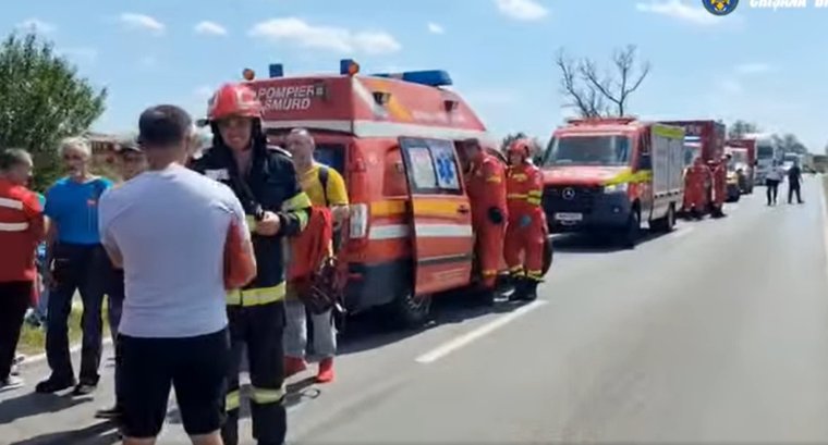 Kisebb tömegkarambolt okozott egy mikrobusz sofőre Bihar megyében, öt sérült került kórházba