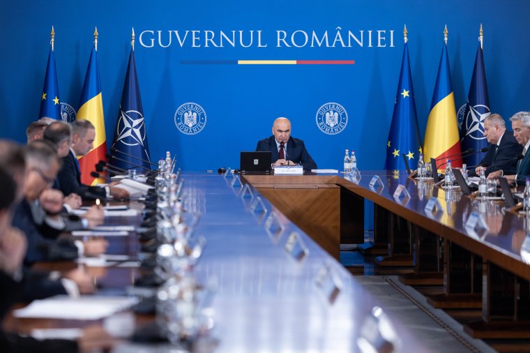 Megnyirbálta a kormány a közalkalmazottak bérpótlékát, munkabeszüntetéssel fenyegetőznek a dolgozók