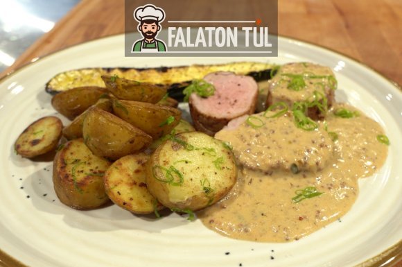 Mézes-mustáros sertésszűz, újburgonya, grillezett cukkini – videó