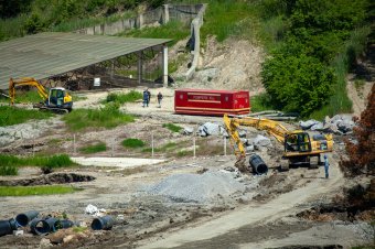 A vártnál hosszasabb lehet a Korond-patak elterelése