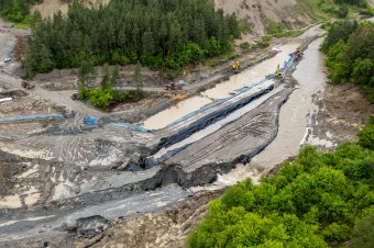 Megállíthatatlanul telik fel vízzel a parajdi sóbánya