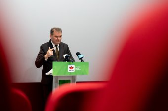 Régi magyar arc a bukaresti kormányban: Cseke Attila portréja